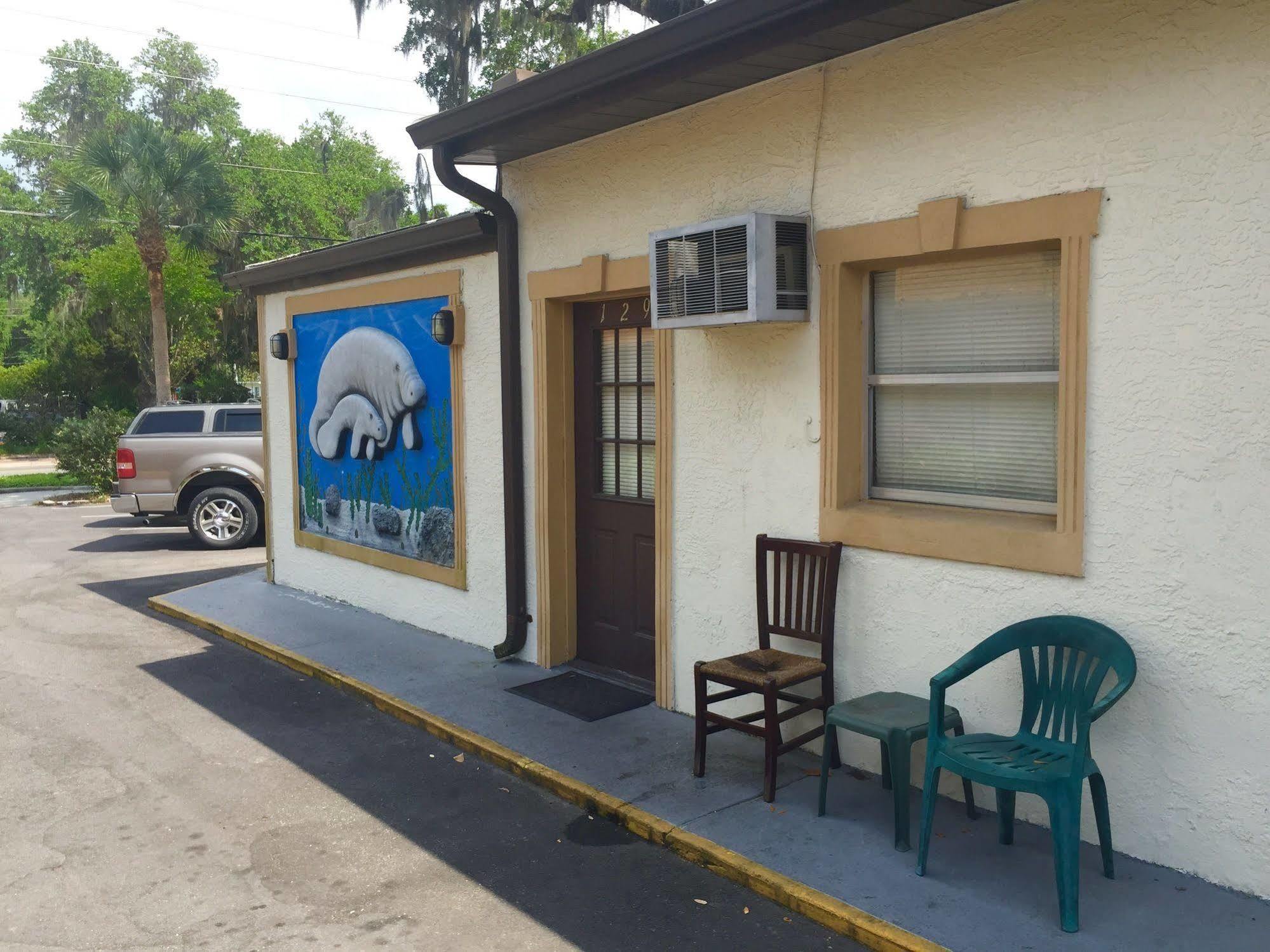 Crystal Manatee Motel Crystal River Exterior photo